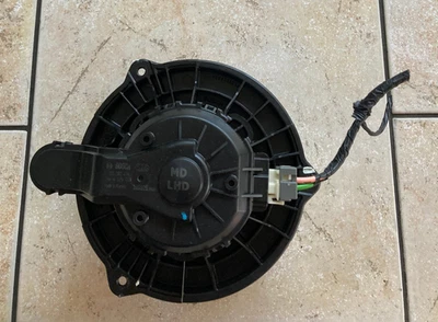 Hyundai/Kia orig. Bosch Gebläsemotor Heizung F00S3B2474 aus 2014 - Bild 1 von 4