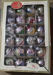 De Colección Kurt Adler Caja de 24 Mini Bolas de Vidrio A Rayas Adornos Mundo de Papá Noel Sin Usar  - Imagen 1 de 21
