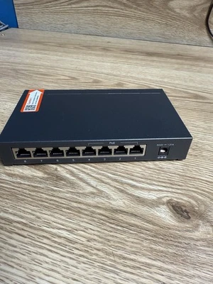 TP-Link TL-SF1008P 8-Port 10/100Mbps PoE+ Desktop Switch v8.6 - Image 1 of 4