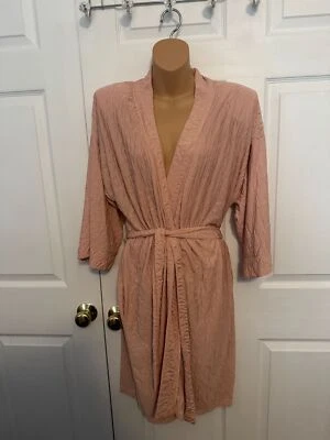 Bata corta vintage de crepé arrugado rosa dinastía California M Foto 1 de 4