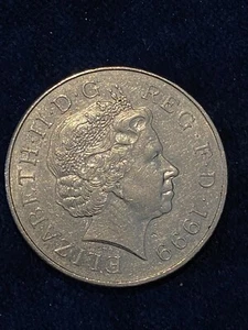 1999 Elizabeth II Five Pounds Coin - Picture 1 of 2
