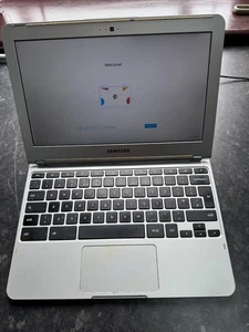 Samsung XE303C12 Chromebook - Spares or repairs - Picture 1 of 5
