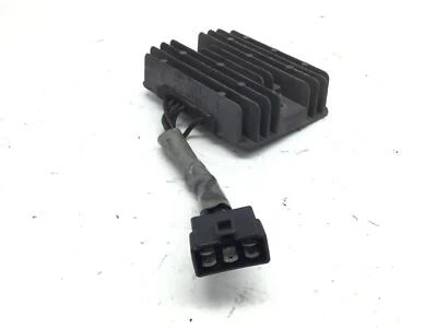 SUZUKI GSX-R K1 K3 600 2001 VOLTAGE REGULATOR BG111 - Image 1 of 4