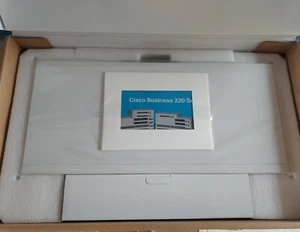 Conmutador inteligente Cisco Business CBS220-24T-4G 24 puertos GE 4x1G SFP 3 años de garantía limitada - Imagen 1 de 2