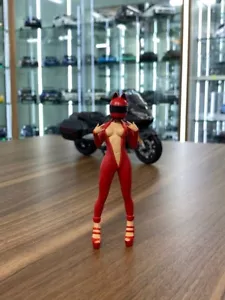 Bike Show Off Girl - Figura coleccionable escala 1/18 - Imagen 1 de 4