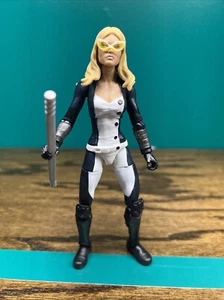 Marvel Legends Mockingbird From Red Skull Onslaught Series With Accessory - Picture 1 of 4
