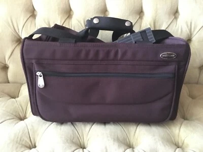 Bolsa de viaje Pierre Cardin resistente en muy buen estado gimnasio fin de semana durante la noche Foto 1 de 4