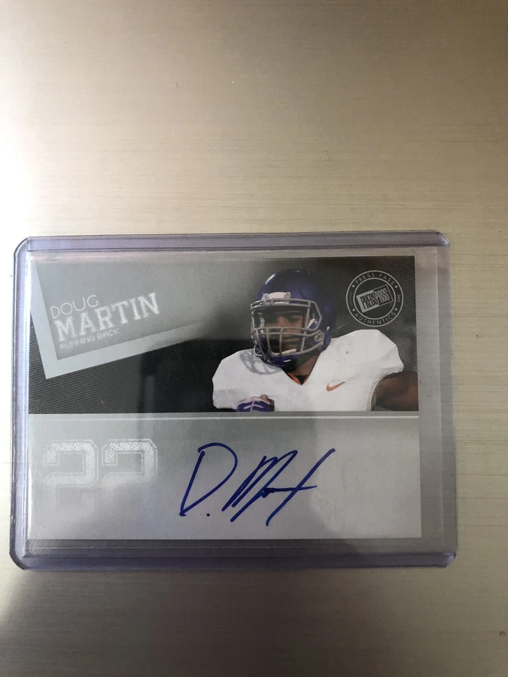 Doug Martin Rookie Press Pass Auto - Image 1 of 1