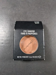 MAC EYESHADOW - TEXTURE (VELVET) AA2 - BNIB - Picture 1 of 1