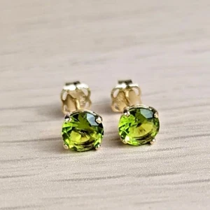 Ohrstecker -echt Gold 585- mit Peridot Zirkonia 5mm, wunderschön -Schmuckstyck - Bild 1 von 4