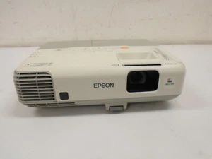 Epson 3LCD Projector H382A - Picture 1 of 5