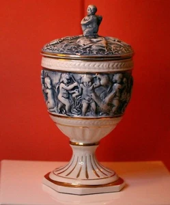 Vintage Capodimonte Urne Vase Porzellan Akt Cherubs blau vergoldet - Bild 1 von 7