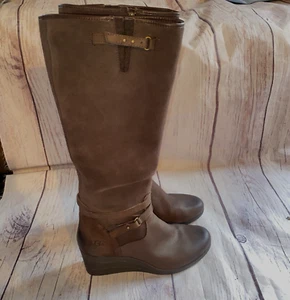 UGG Australia Lesley 1005266 Side Zip Brown Boots 10 Leather Tall Wedge Heel - Bild 1 von 15