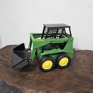 1/16 Vintage John Deere Skid Steer Loader #569 DieCast by ERTL - Picture 1 of 10