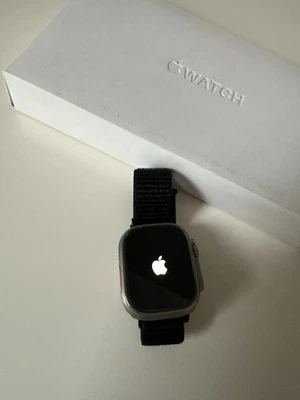 Apple Watch Ultra 49mm Titanium Gehäuse / Top Zustand & Neues Armband - Bild 1 von 4