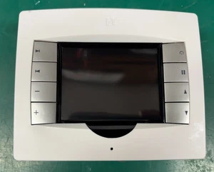 Russound UNO-TS2 Touch Tastatur in der Wand - Bild 1 von 2