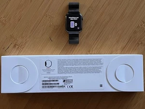Apple Watch Series 6, Cellular, 44mm Edelstahlgehäuse, Milanese Armband - Zdjęcie 1 z 6