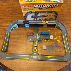 Vintage RARE 1987 Matchbox Motorcity Play Track Set NEAR Complete - Picture 1 of 5