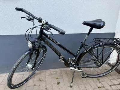 Trekkingrad Triumph, schwarze Farbe, bequemer Rahmen mit 7 Gängen, 28zoll - Bild 1 von 2
