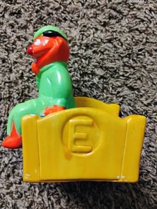 RARO Music Box Ernie Vintage Sesame Street Ceramica Bedtime - FUNZIONA! - Foto 1 di 4