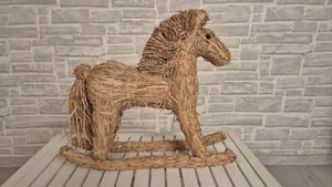 Deko-Schaukelpferd aus Stroh 43 cm für Dekoration zu Hause, Laden - Bild 1 von 5