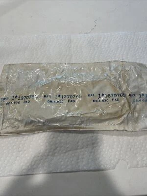 Pastilla de pedal de freno Buick LeSabre Riviera 1965-74 automática OEM NUEVO GM 1370765 Foto 1 de 4