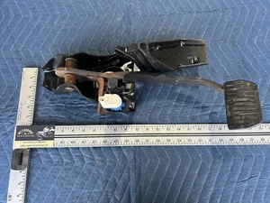 2008-2015 Volvo XC70 S80 Brake Pedal Assembly & Arm Lever 31201792 OEM #4216E - Picture 1 of 13