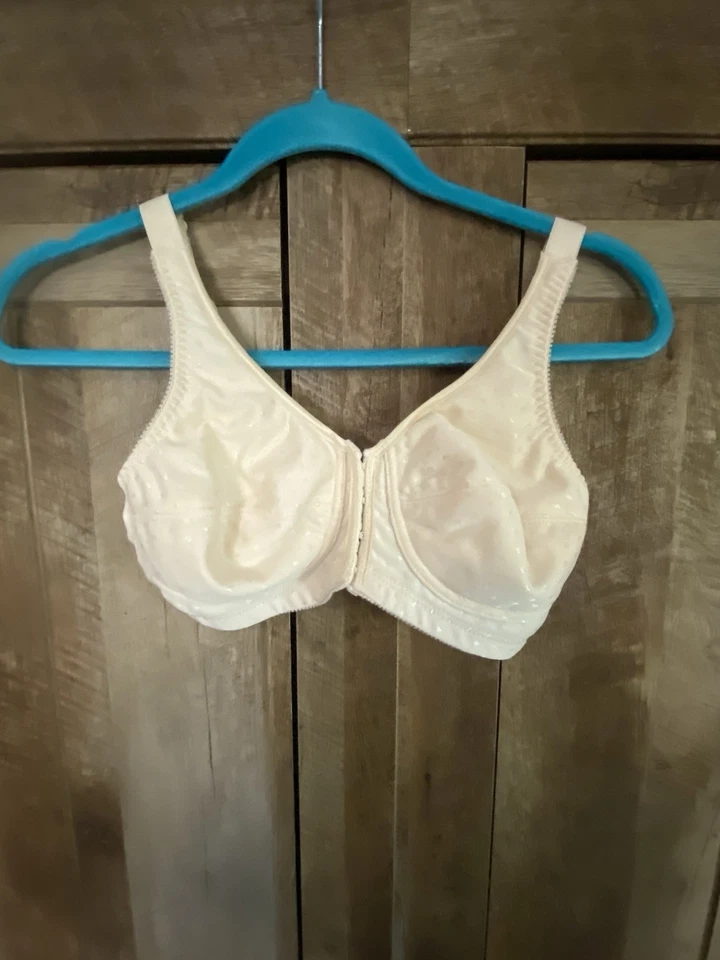 Amonena Front Close Bra Size 34 B, Model 2124 - Image 1 of 4