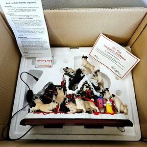 Danbury Mint Mops Weihnachten Hundehütte Figur Lichter in OVP COA  - Bild 1 von 9