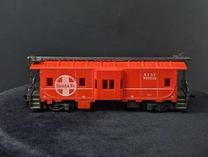 AHM Santa Fe Bay Window Caboose Red Model Train Car #5331B HO Scale (GOOD COND.) - Picture 1 of 6