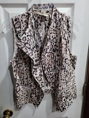 Chico's Leopard Sparkle Print Vest  Zippered Pockets Size 0  New / wt Sz XS - Image 1 of 4