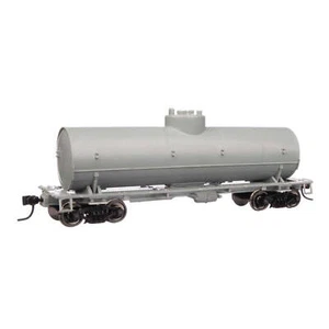 Walthers Mainline HO Scale Undecorated 36ft 10,000 Gallon Insulated Tank Car - Picture 1 of 1
