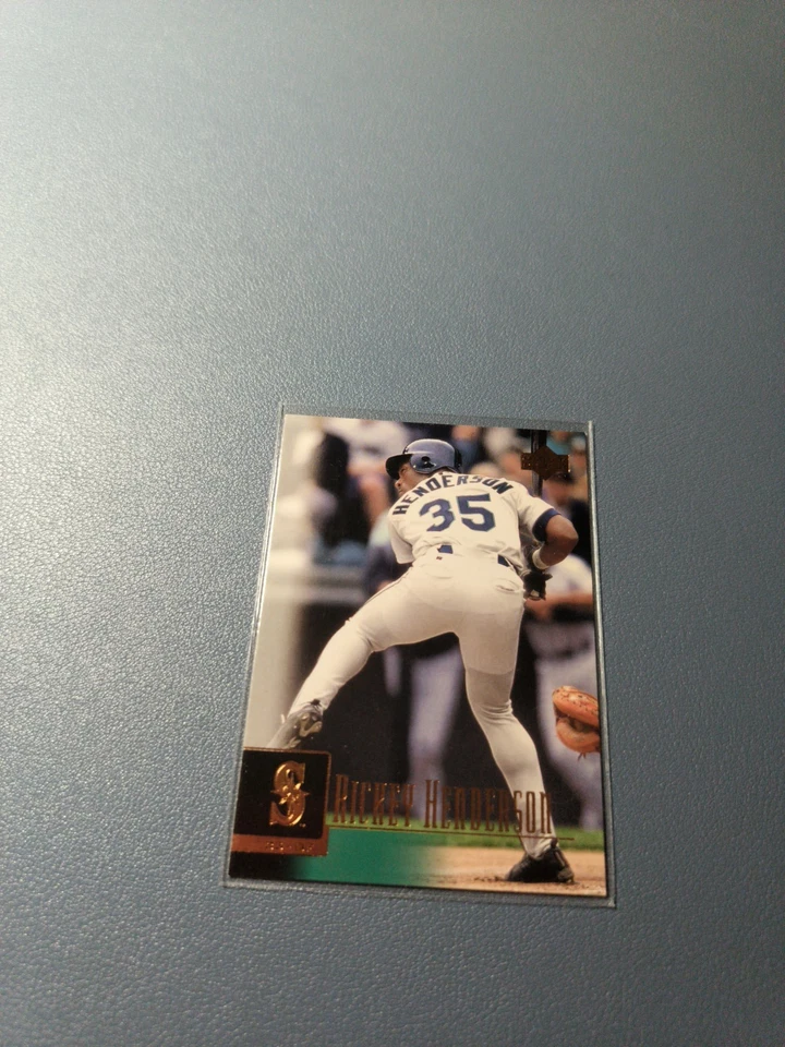 2001 Upper Deck Rickey Henderson  - Image 1 of 1