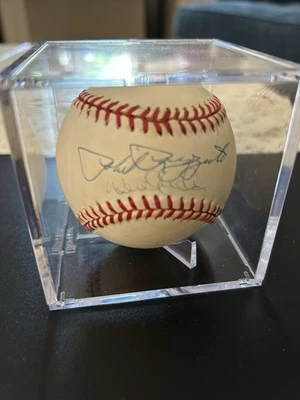 Béisbol Derek Jeter y Phil Rizzuto doble autógrafo Rawlings con certificado de autenticidad. Foto 1 de 4