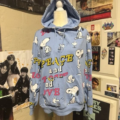 Sudadera con capucha Peanuts para mujer (Jrs) azul floral Snoopy Dog & Woodstock Foto 1 de 2