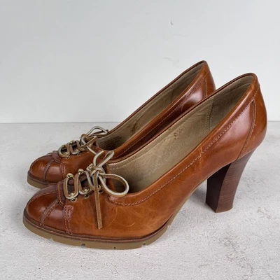 Zapatos de salón Michael Kors con suela con 11 cordones de cuero para mujer Foto 1 de 4