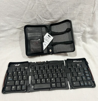 TARGUS Stowaway Portable Keyboard Model PA800  w/ pocket modem & cary case - Image 1 of 4