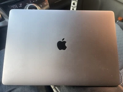 Apple MacBook Pro Retina A1707 15,4” Core i7 16 GB 512 GB SSD Gris 2016 Foto 1 de 4
