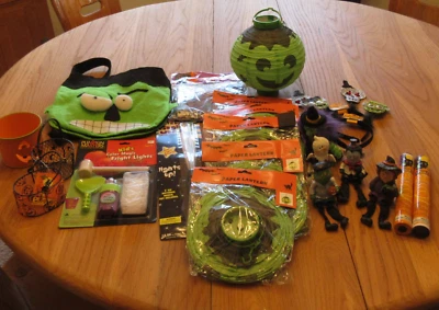 23 Piezas Niños Monstruo Halloween Fiesta Decoraciones Linternas Verdes Palos Brillantes +++ Foto 1 de 4