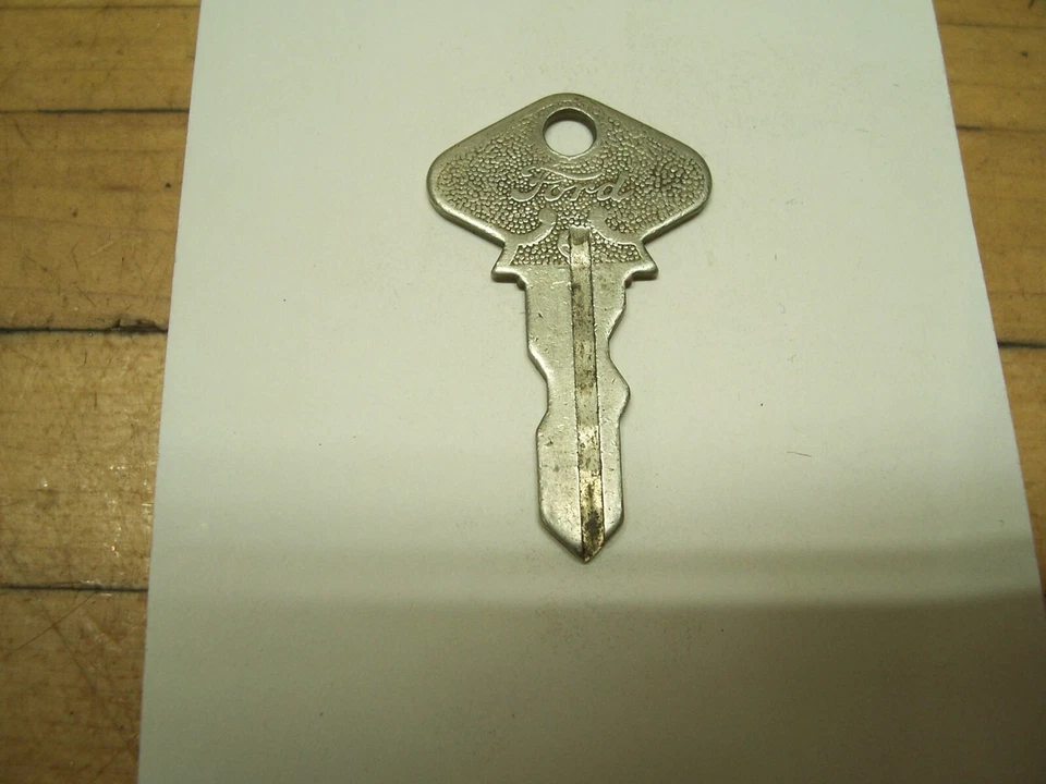 Llave Interruptor Encendido Vintage Script Ford Modelo T 74 Foto 1 de 2