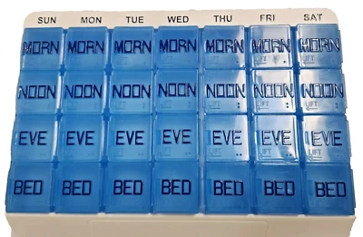 ORGANIZADOR/CONTENEDOR DE ALMACENAMIENTO DE PÍLDORAS MEDICINALES DE 7 DÍAS - 4 COMPARTIMENTOS DIARIOS - BRAILLE Foto 1 de 4