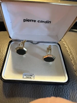 Запонки Pierre Cardin, восьмиугольная форма, золотистые с центрами из оникса - Изображение 1 из 2