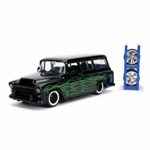 1:24 Jada - Just Trucks - 1957 Chevy Suburban - Picture 1 of 1