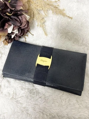 Cartera Larga Salvatore Ferragamo Cuero Azul Marino Usada Buen Estado Foto 1 de 4