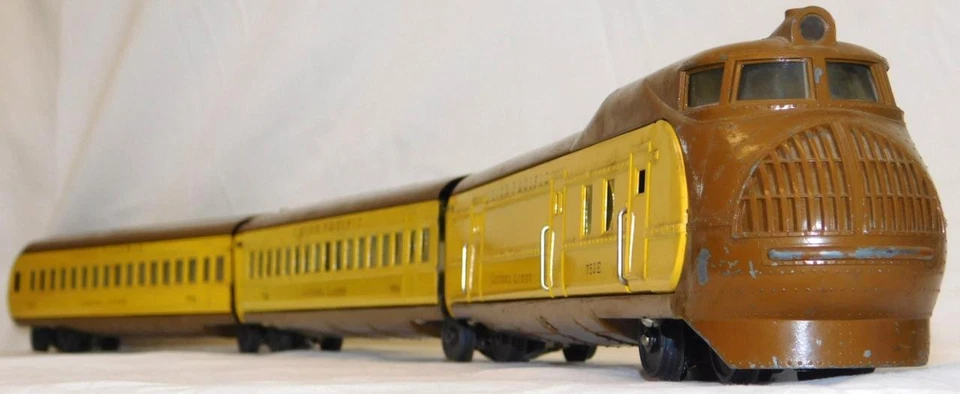 Lionel 752E 753 754 City of Portland Set 751E Prewar articulated streamliner 072 - Image 1 of 4