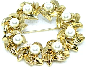 Avon Iconic Pearly Wreath Brooche - Picture 1 of 1