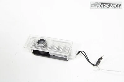 BMW 535I F10 2011-2016 PANEL DE PUERTA DEL LADO DEL CONDUCTOR DELANTERO LUZ INTERIOR LÁMPARA OEM Foto 1 de 4