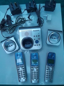 Panasonic KX-TG7220E Système téléphonique sans fil DECT avec répondeur x 3 combinés - Photo 1/4