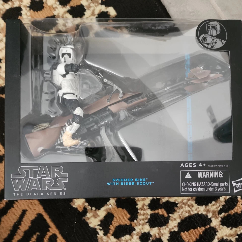 Vehículo Bicicleta Veloz Hasbro Star Wars The Black Series con Motociclista Scout... Foto 1 de 1