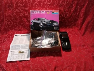 KIT MODELO M11E MONOGRAMA COMPLETO 1983 NEGRO PONTIAC TRANS AM 1/24 muy raro de colección - Imagen 1 de 5
